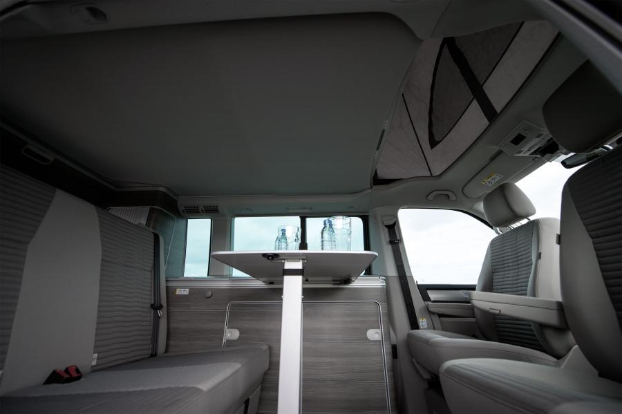 Интерьер Volkswagen California Ocean (T6) 2015 года  (UK) (фото 20 из 40)